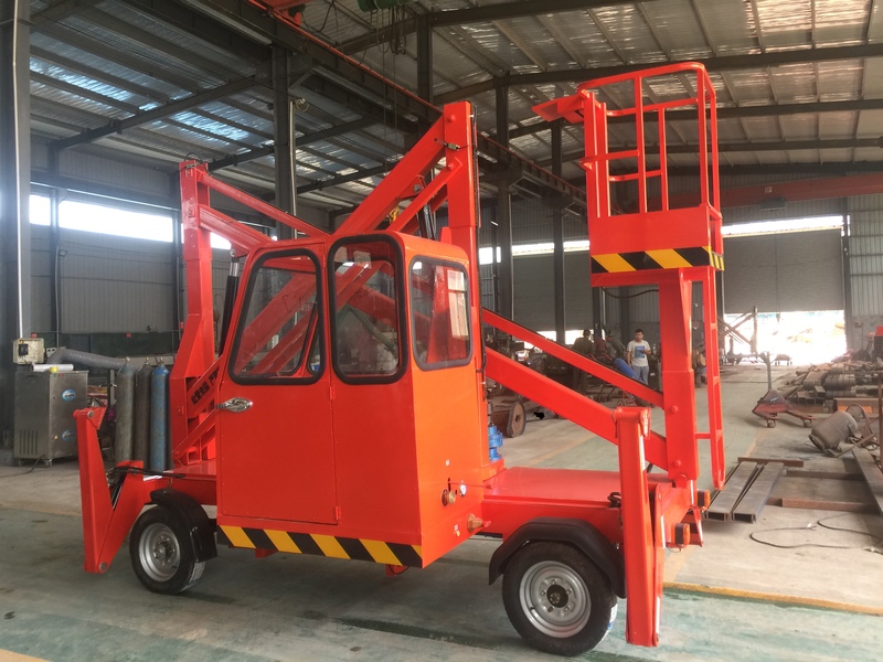 曲臂式升降平台